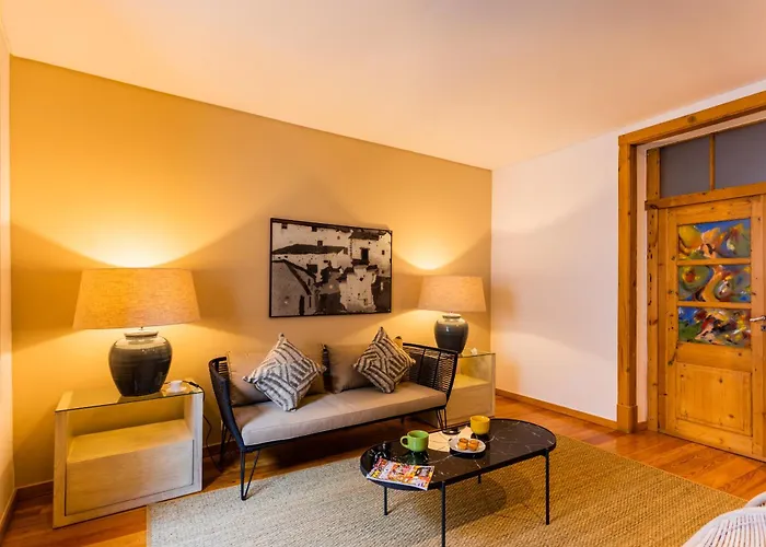 Bairro Alto Superior Two Bedroom Apartment By Les Deux Mariettes
